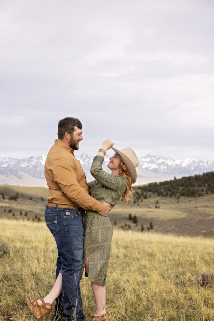 Ennis Montana newlywed photo shoot with sweeping valley views