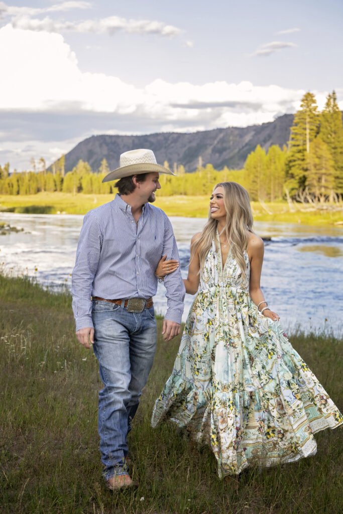 Yellowstone surprise proposal with family watching nearby